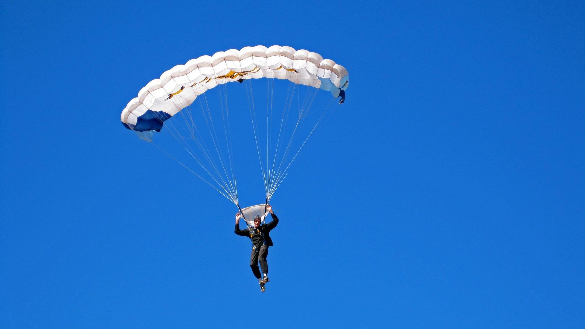 快船后场组合接受媒体访问谈目标一致性，快船队得分后卫
