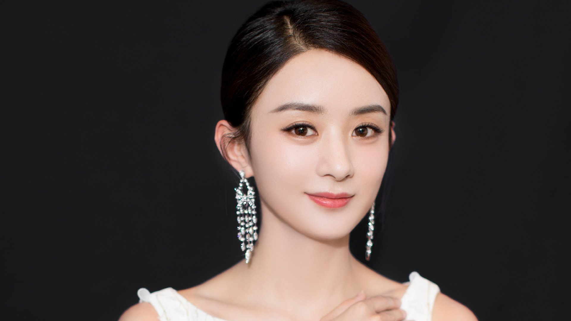 英超攻防对决：激情碰撞之间展现极致实力，英超高对抗